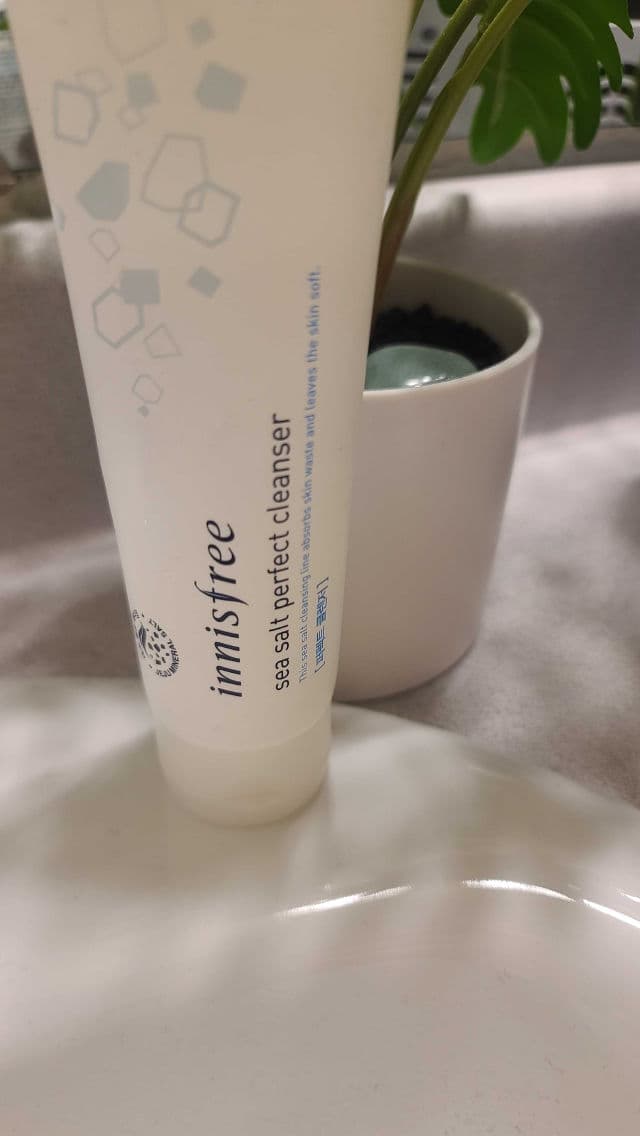 INNISFREE Sea Salt Perfect Cleanser review photo by mzalley85