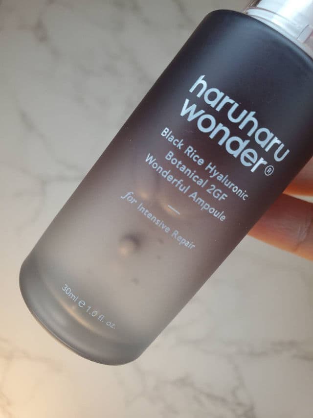 HaruHaru WONDER Black Rice Hyaluronic Botanical 2GF Wonderful Ampoule review photo by skincarereview101