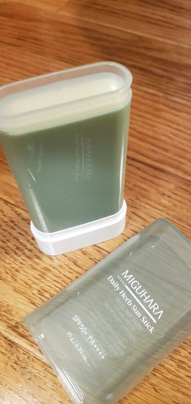 Miguhara Daily Herb Sun Stick SPF50+ PA++++ review photo by skincarereview101