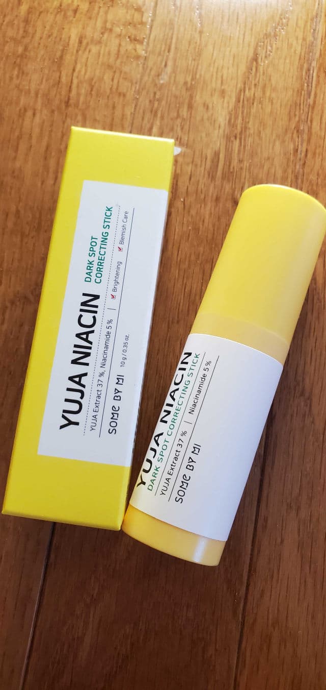 Some By Mi Yuja Niacin Dark Spot Correcting Stick review photo by skincarereview101