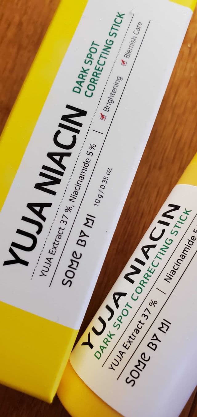 Some By Mi Yuja Niacin Dark Spot Correcting Stick review photo by skincarereview101