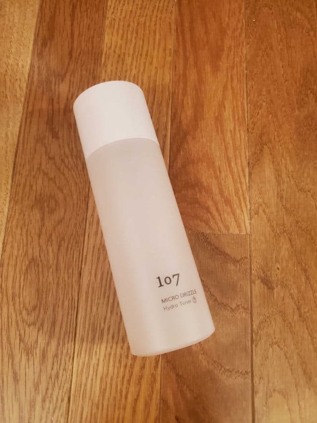 107 MICRO DRIZZLE Hydro Toner review photo by skincarereview101