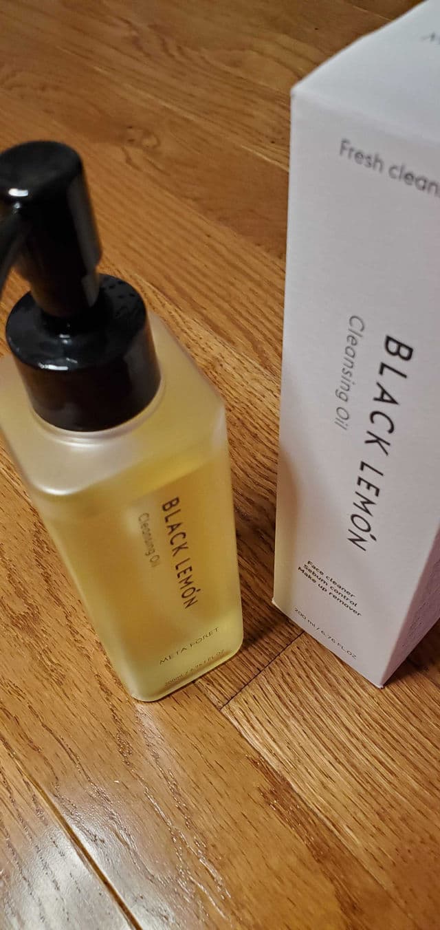 Meta Foret Black Lemon Cleansing Oil review photo by skincarereview101