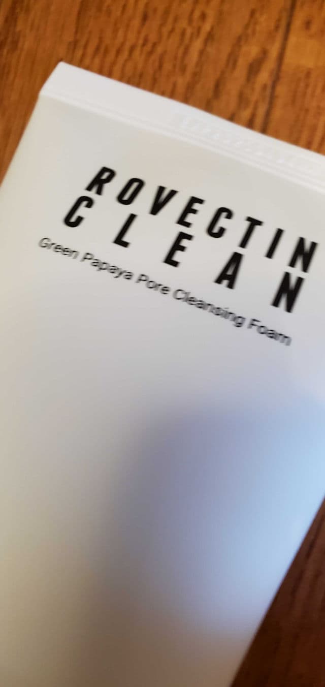 Rovectin Clean Green Papaya Pore Cleansing Foam review photo by skincarereview101