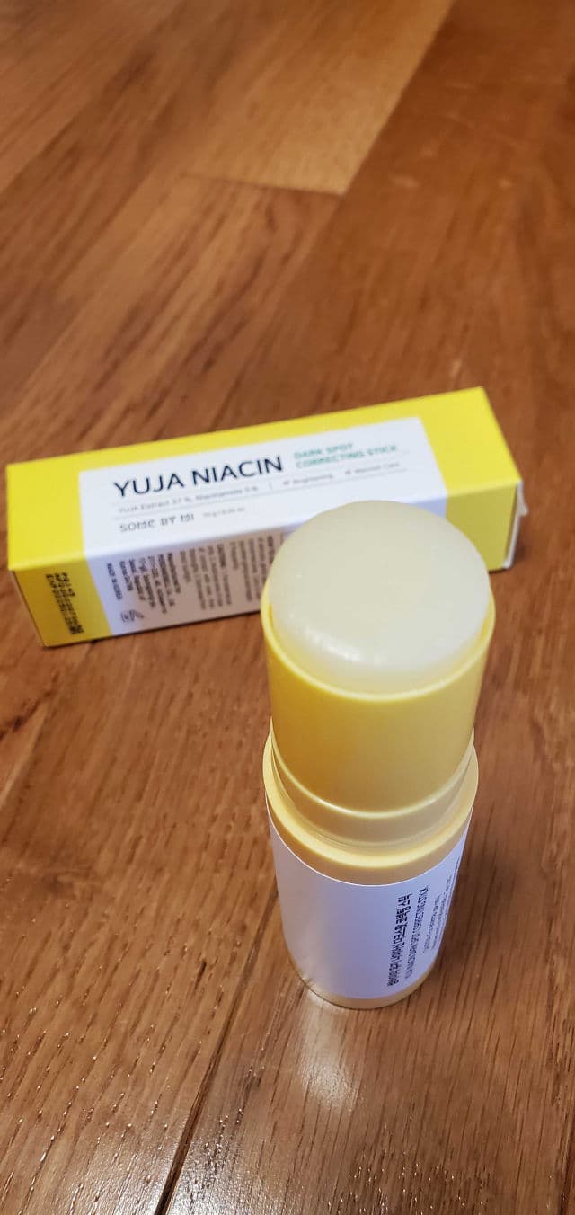 Some By Mi Yuja Niacin Dark Spot Correcting Stick review photo by skincarereview101