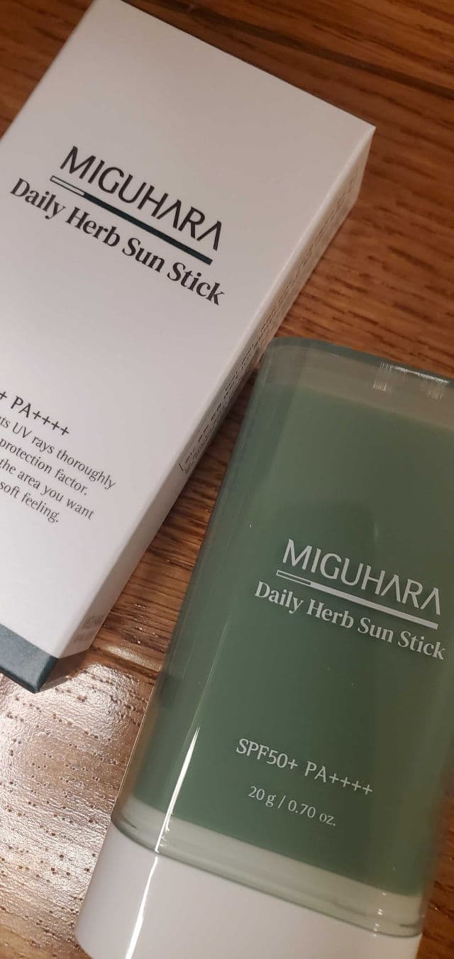 Miguhara Daily Herb Sun Stick SPF50+ PA++++ review photo by skincarereview101