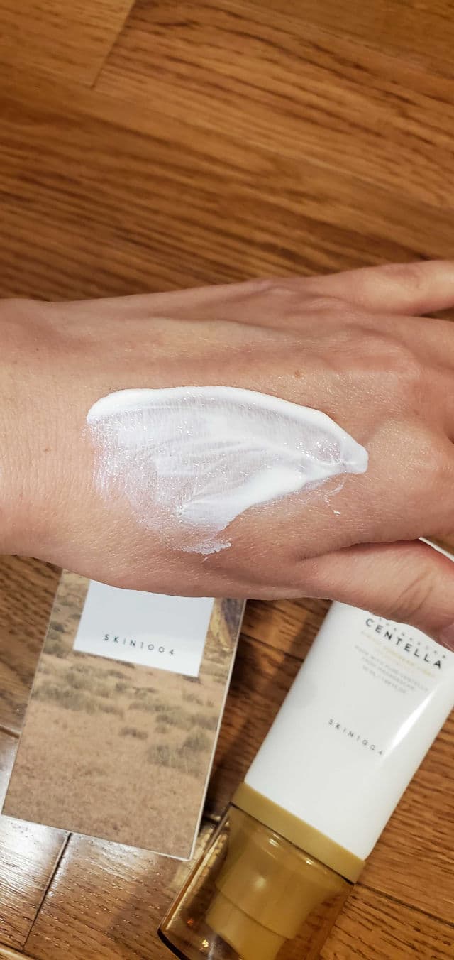 SKIN1004 Madagascar Centella Air-Fit Suncream Light SPF30 PA++++ review photo by skincarereview101