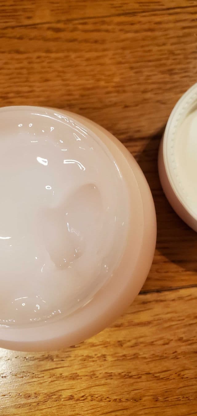 Saturday Skin Waterfall Glacier Water Cream review photo by skincarereview101