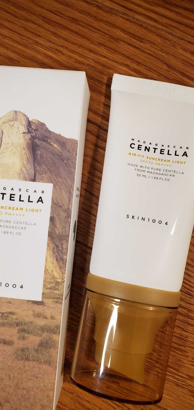 SKIN1004 Madagascar Centella Air-Fit Suncream Light SPF30 PA++++ review photo by skincarereview101