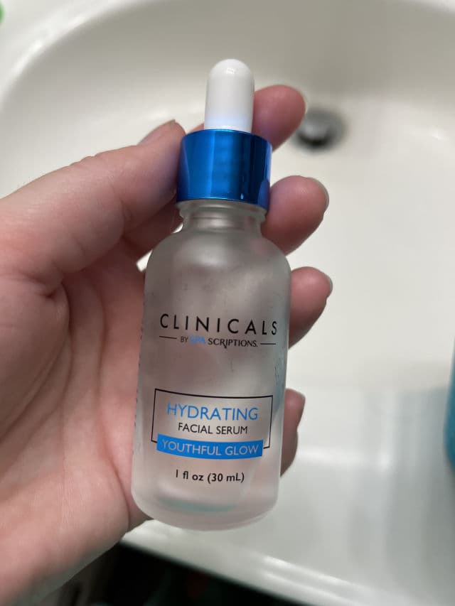 Spascriptions Clinicals Hydrating Facial Serum - Youthful Glow review photo by JennaLynn0728