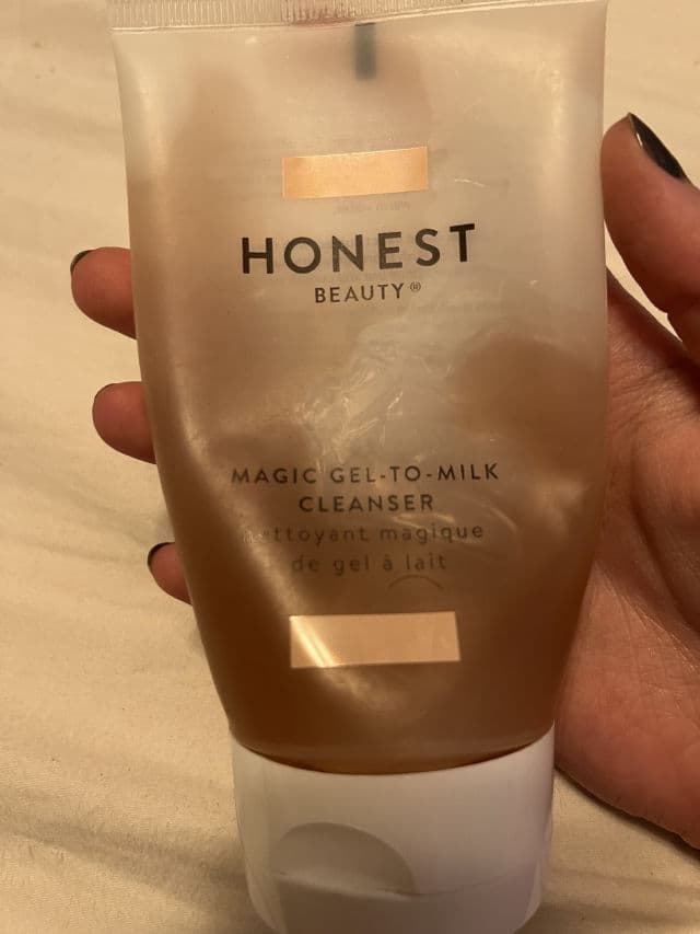 Honest Beauty Magic Gel-to-Milk Cleanser review photo by lifesabeech