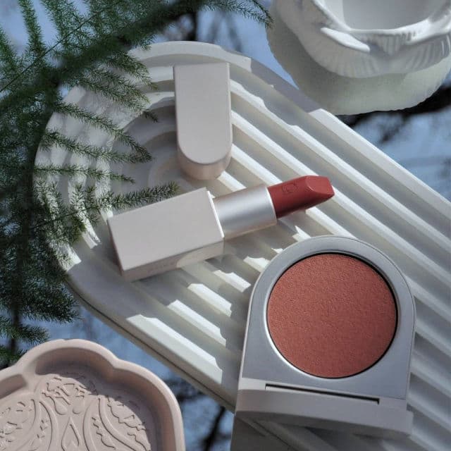 Rose Inc Satin Lip Color Rich Refillable Lipstick review photo by Celestinehathor