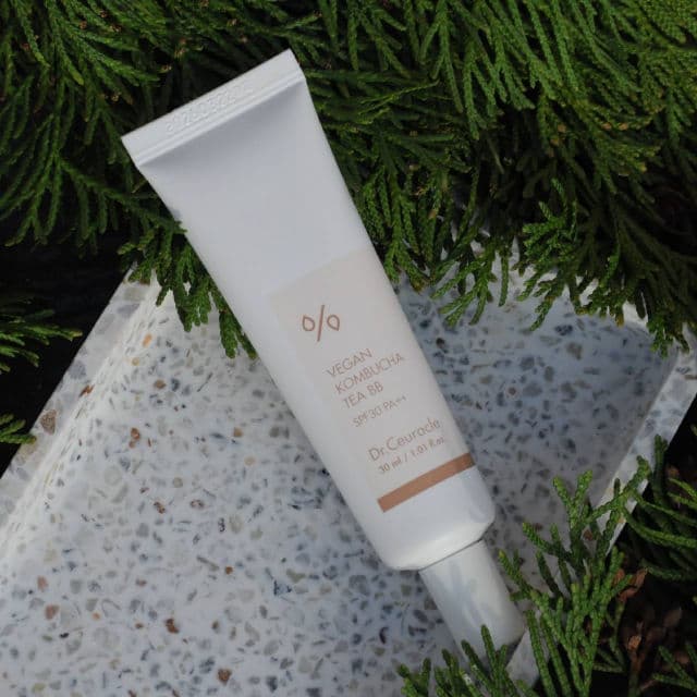 Dr. Ceuracle Vegan Kombucha Tea BB review photo by Celestinehathor