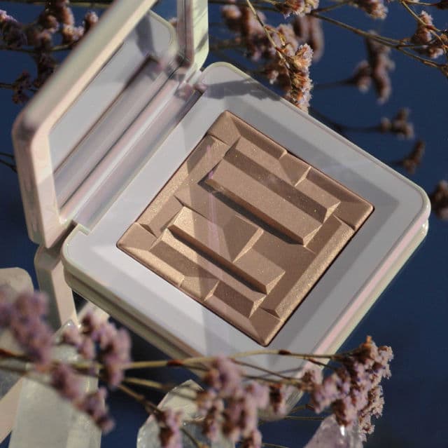 Haus Labs by Lady Gaga Bio-Radiant Gel-Powder Highlighter review photo by Celestinehathor