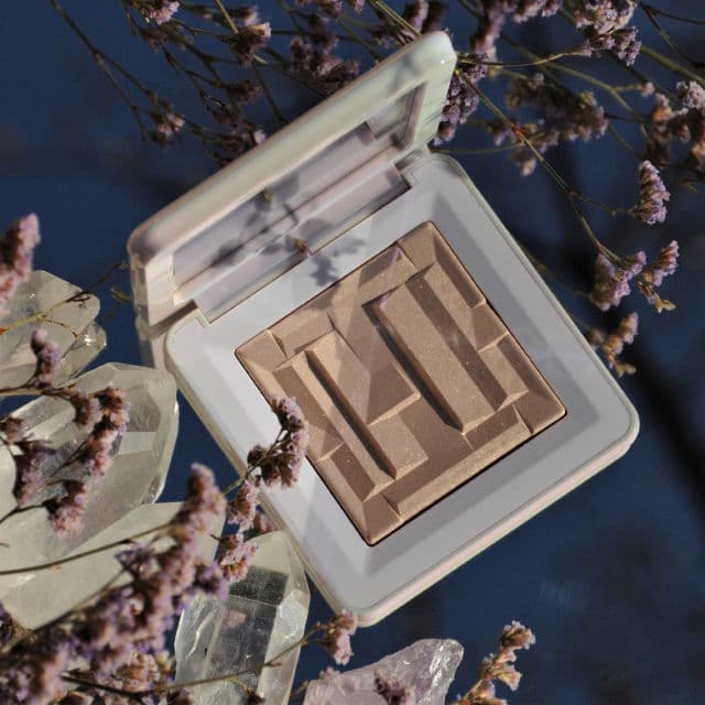 Haus Labs by Lady Gaga Bio-Radiant Gel-Powder Highlighter review photo by Celestinehathor