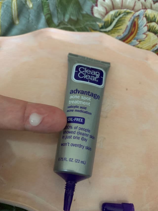 Clean & Clear Advantage Acne Spot Treatment with Salicylic Acid review photo by JenShaf1