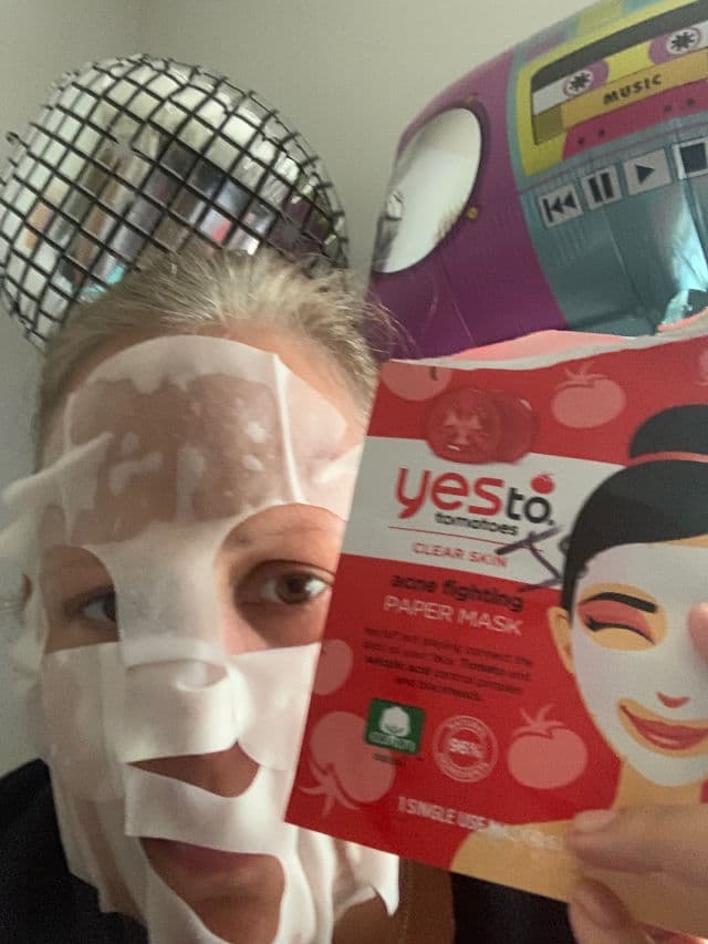 Yes to Tomatoes Clear Skin Acne Fighting Sheet Mask review photo by JenShaf1