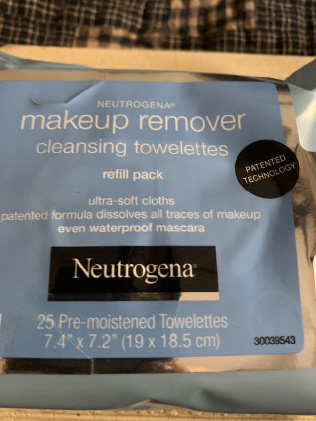Neutrogena Makeup Remover Cleansing Towelettes Refill Pack review photo by JenShaf1