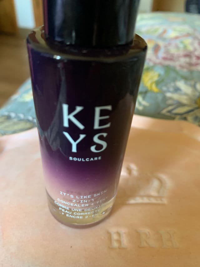 Keys Soulcare It's Like Skin 2-in-1 Concealer + Tint review photo by JenShaf1
