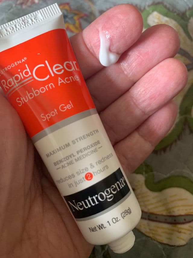 Neutrogena Rapid Clear Stubborn Acne Spot Gel review photo by JenShaf1