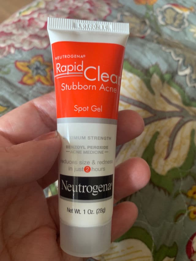 Neutrogena Rapid Clear Stubborn Acne Spot Gel review photo by JenShaf1