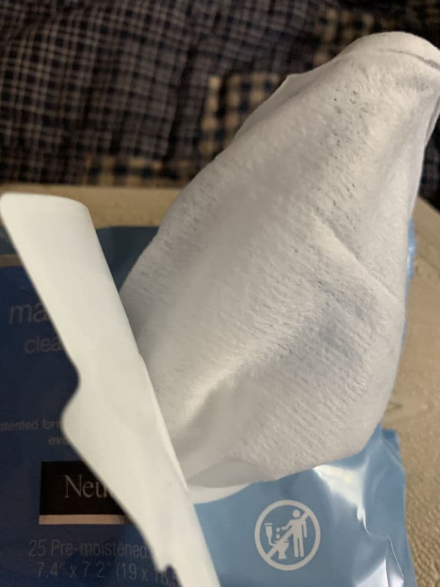 Neutrogena Makeup Remover Cleansing Towelettes Refill Pack review photo by JenShaf1