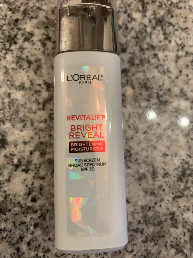 L'Oreal Paris Revitalift Bright Reveal Brightening Day Moisturizer SPF 30 review photo by JenShaf1