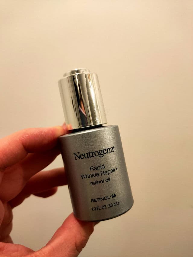 Neutrogena Rapid Wrinkle Repair Lightweight Anti-wrinkle Retinol Facial Oil review photo by Bayz