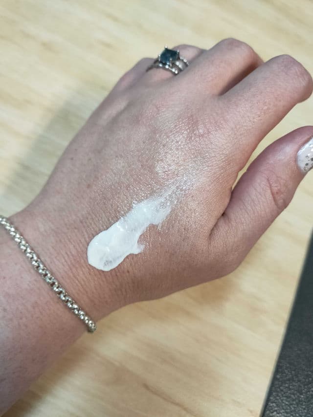 11 Pearls Sunscreen Lotion SPF50+ review photo by Bayz