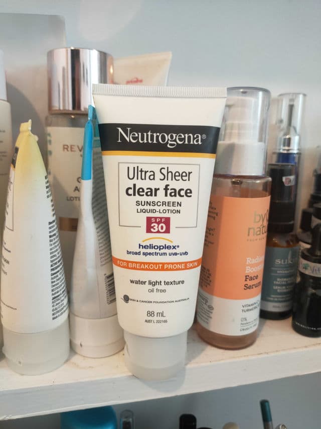 Neutrogena Ultra Sheer Clear Face Sunscreen Liquid-Lotion SPF 30 review photo by Bayz