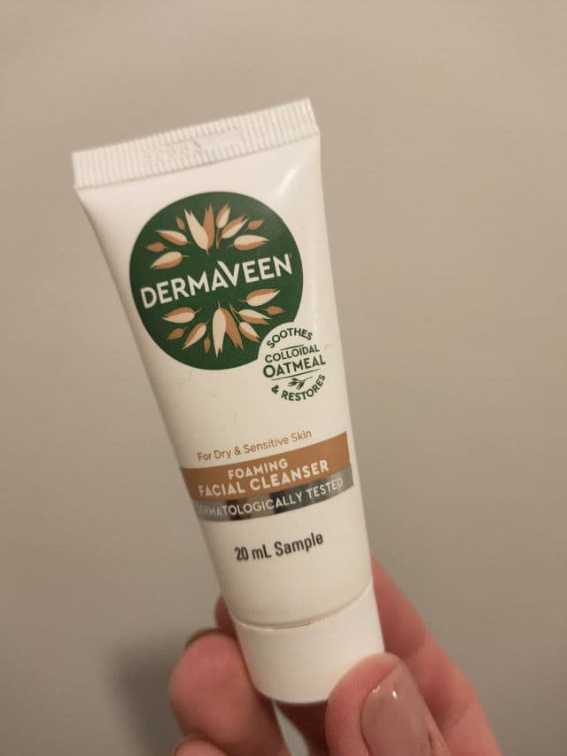 DermaVeen Foaming Facial Cleanser review photo by Bayz