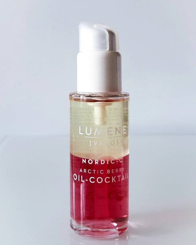 Lumene Nordic-C Arctic Berry Oil-Cocktail review photo by alanasbeauty