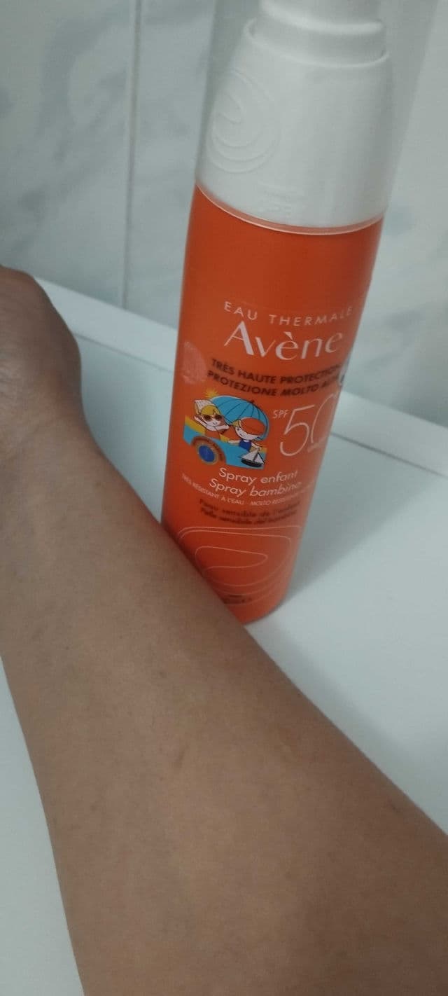 Avene Sun Care SPF 50+ Spray for Children review photo by Lachita