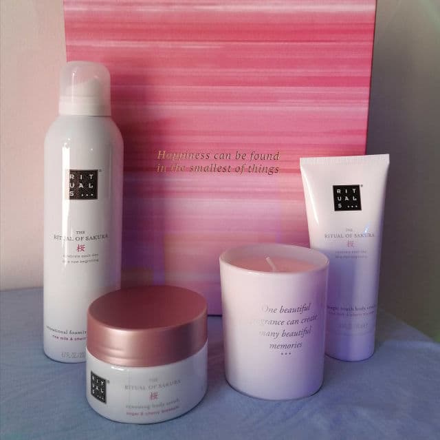 Rituals The Ritual of Sakura Foaming Shower Gel review photo by coccocacaobeauty