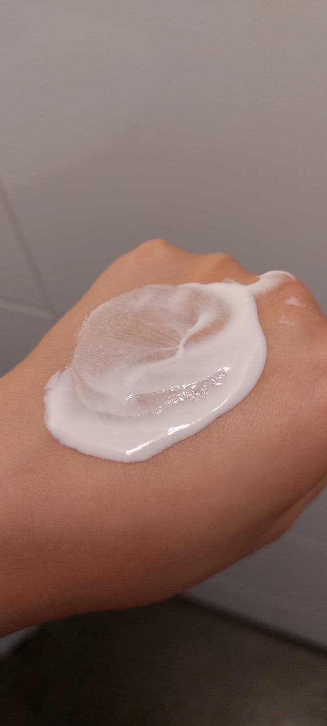 Natio Daily Defence Face Moisturiser SPF 50+ review photo by Idabel