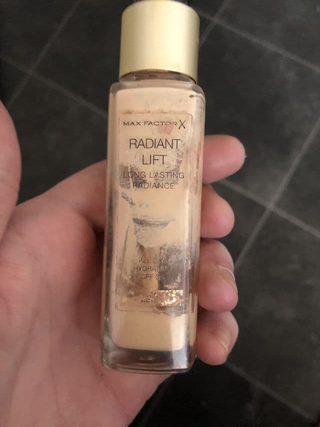 Max Factor Radiant Lift Foundation review photo by lisa310781