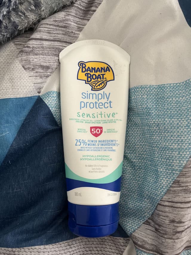 Banana Boat Simply Protect Sensitive Sunscreen Lotion SPF 50 review photo by slimjim