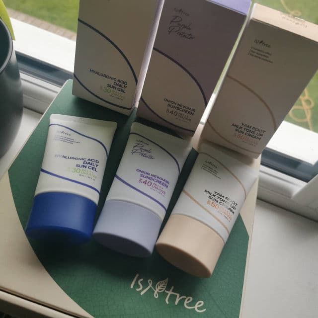 ISNTREE Yam Root Milk Tone Up Sun Cream SPF50+ PA++++ review photo by Meggie89Sol