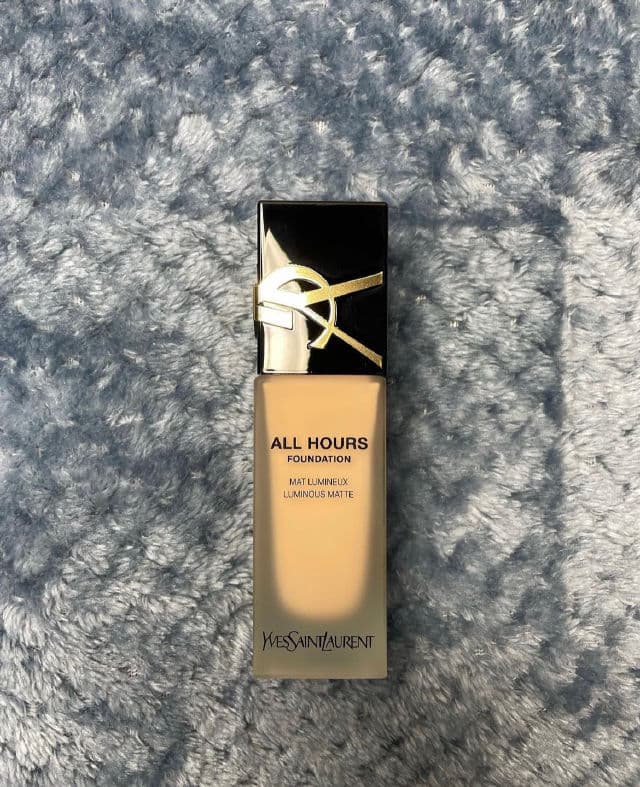 YSL Beauty All Hours Luminous Matte Foundation review photo by canadianfreebielover