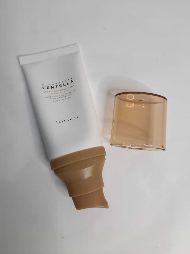 SKIN1004 Madagascar Centella Air-Fit Suncream Light SPF30 PA++++ review photo by Cime