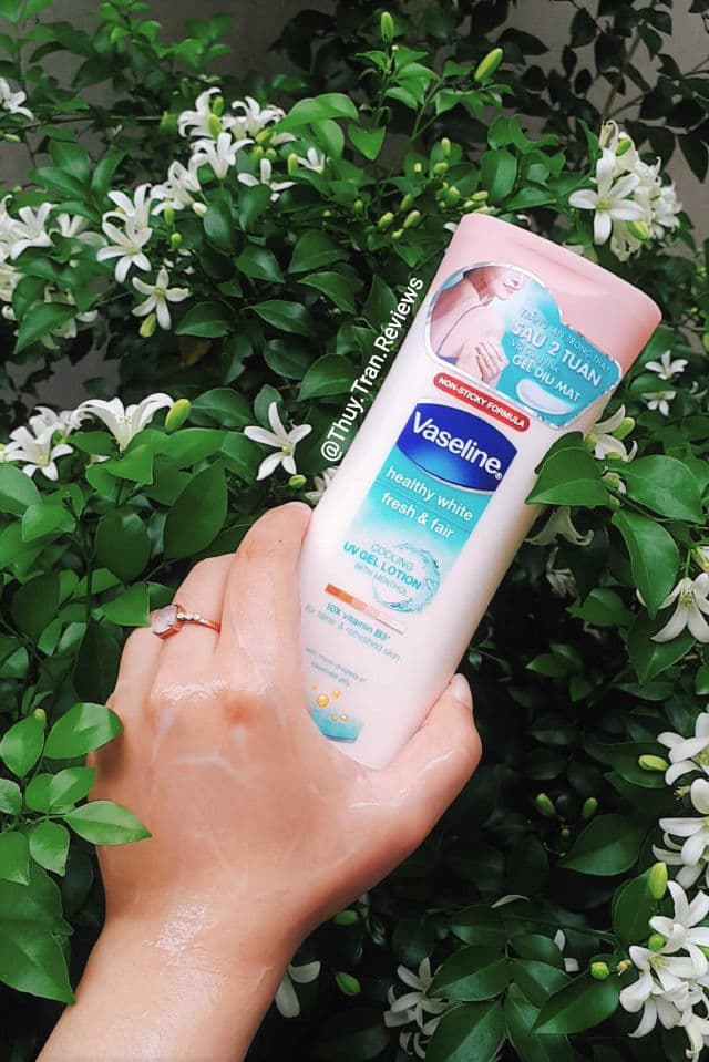 Vaseline Healthy White Fresh & Fair Cooling UV Gel Lotion review photo by ThuyTran