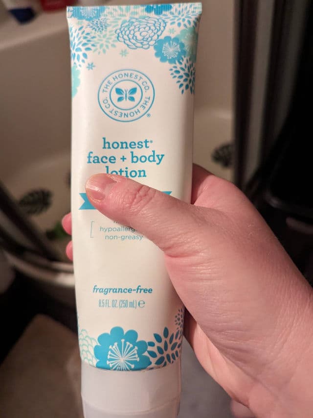 The Honest Company Face + Body Lotion - Purely Sensitive review photo by beachling
