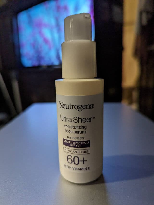 Neutrogena Ultra Sheer Oil-Free Face Serum with Vitamin E SPF 60+ review photo by beachling