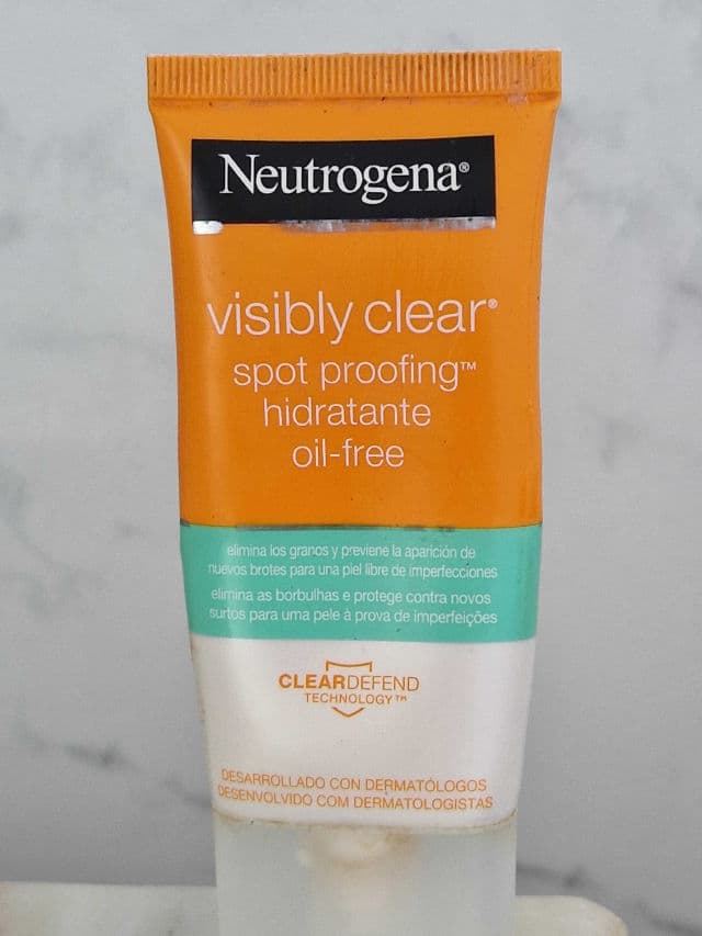 Neutrogena Visibly Clear - Clear & Protect Oil Free Moisturise review photo by Beautyskin93