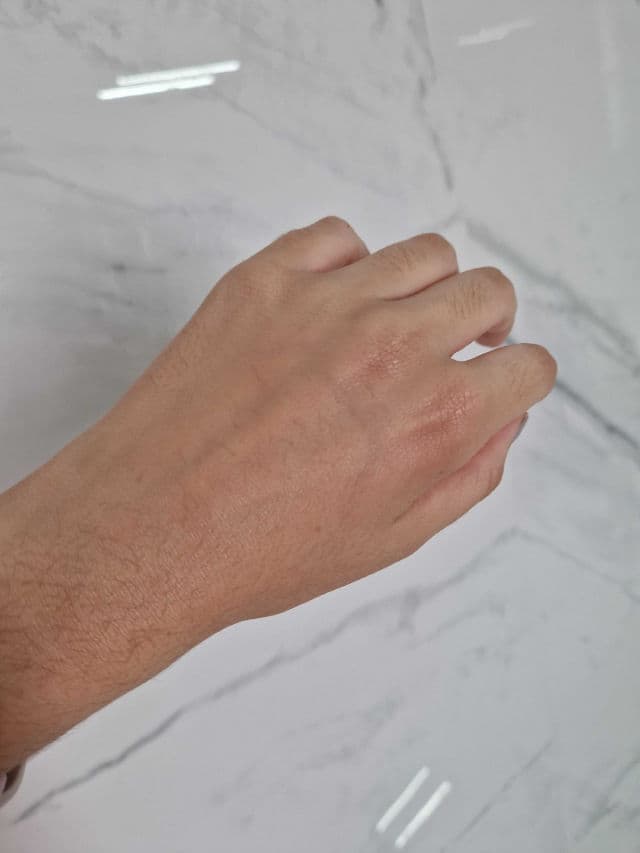 FrezyDerm Sun Screen Velvet Face SPF 50+ review photo by Beautyskin93