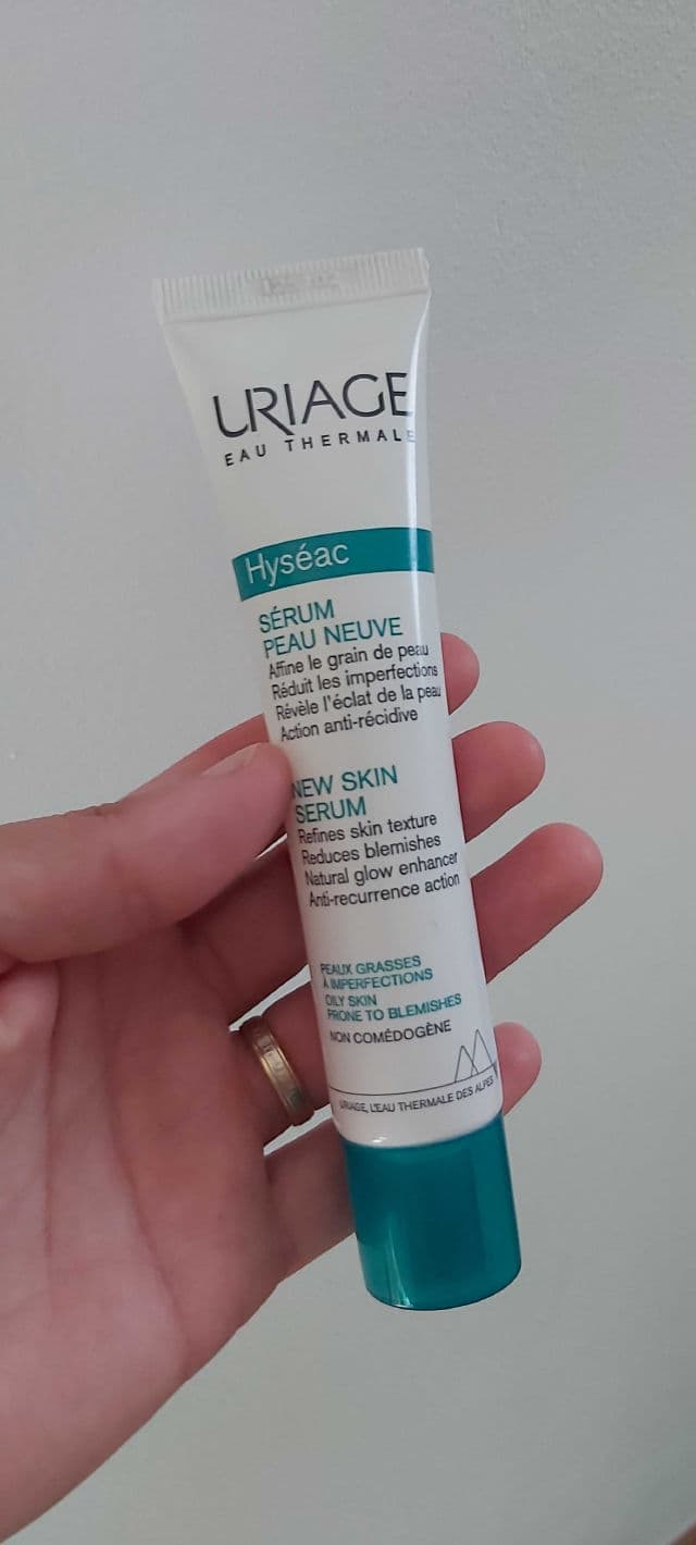 Uriage Hyséac New Skin Serum review photo by Nadiaines