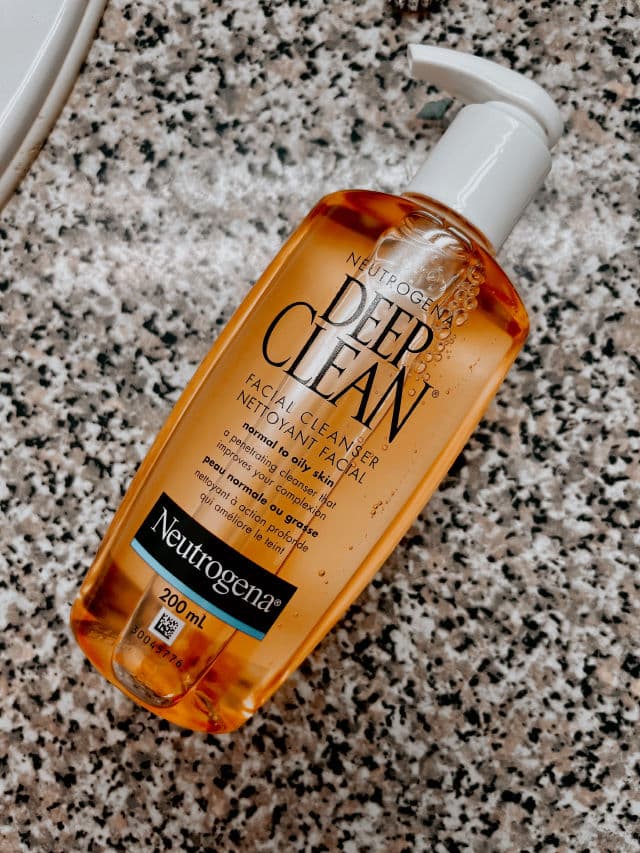 Neutrogena Deep Clean Oil-Free Daily Facial Cleanser review photo by Sanyukta