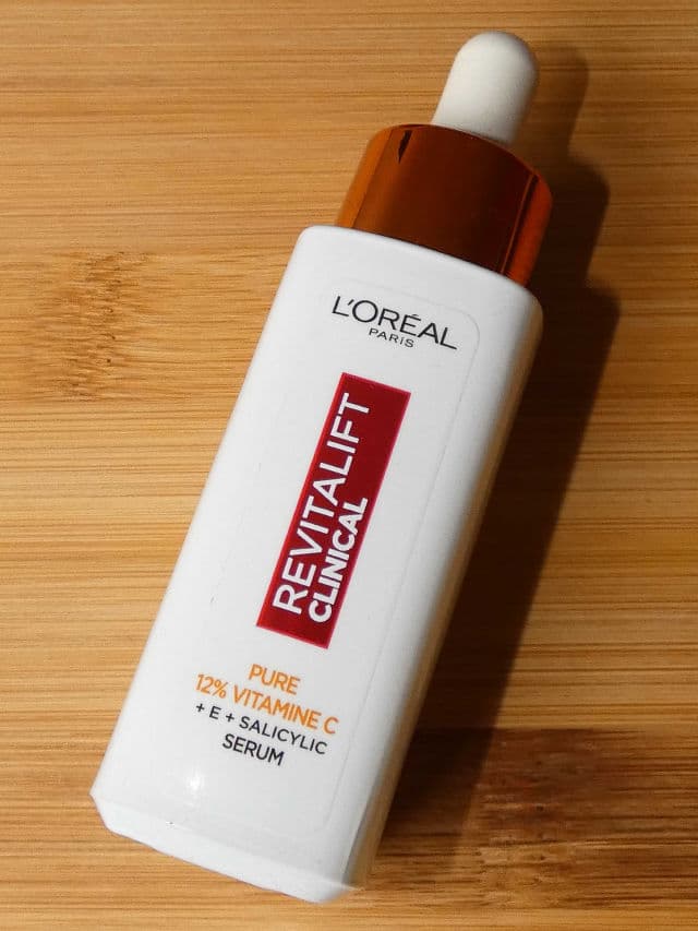 L'Oreal Paris Derm-Grade 12% Vitamin C + E + Salicylic Serum review photo by Nisjeography