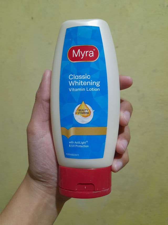 Myra Classic Whitening Vitamin Lotion review photo by indhay