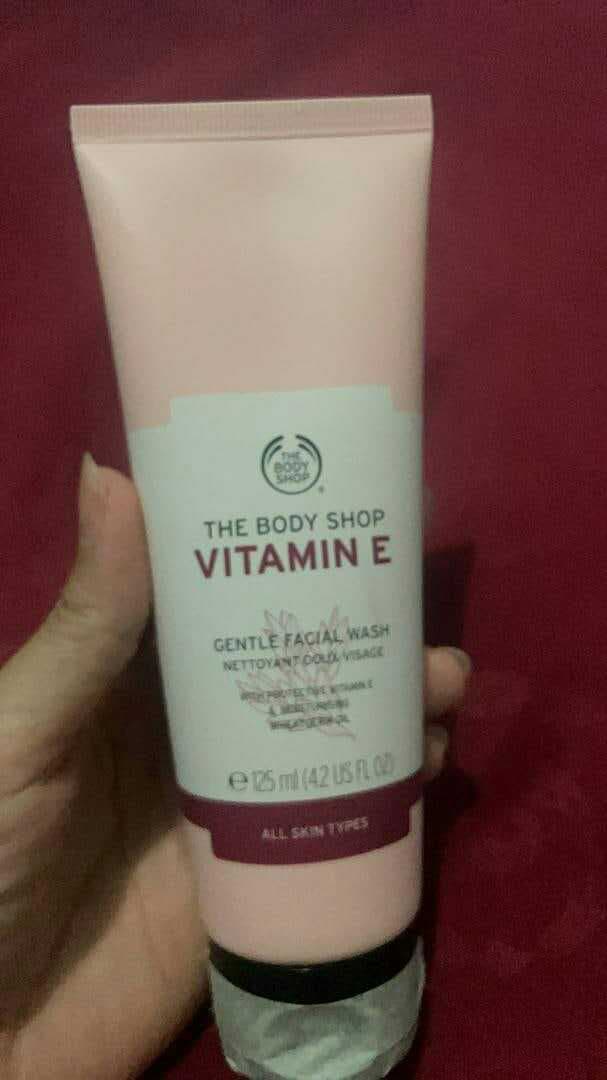 The Body Shop Vitamin E Gentle Facial Wash review photo by ClaireZaelani